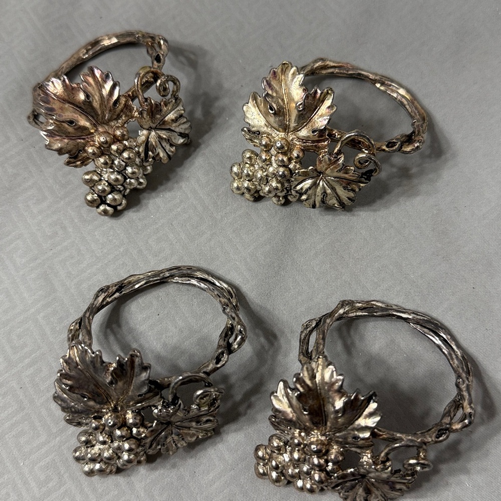 Arthur Court Grape and Vine Leaf Napkin Rings Vintage 1995 Signed Set of 4